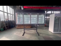 Глазный стеклянный дверной холодильник с внешней стальной опорой и внутренними тремя регулируемыми полками.